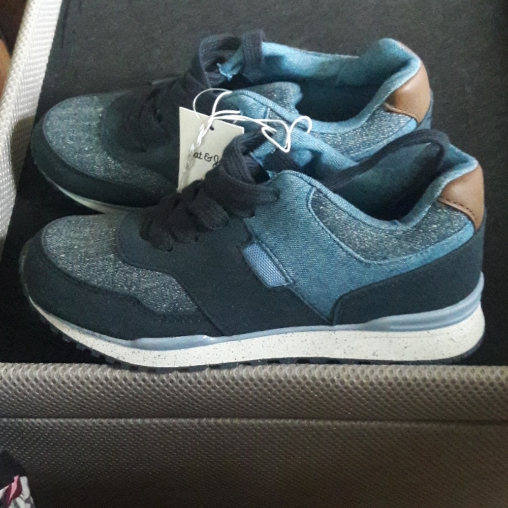 Shoes - Picture 2 of 2